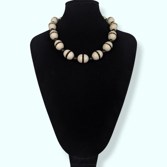 Vintage Beige & Black Lucite Beaded Necklace - Picture 2 of 5